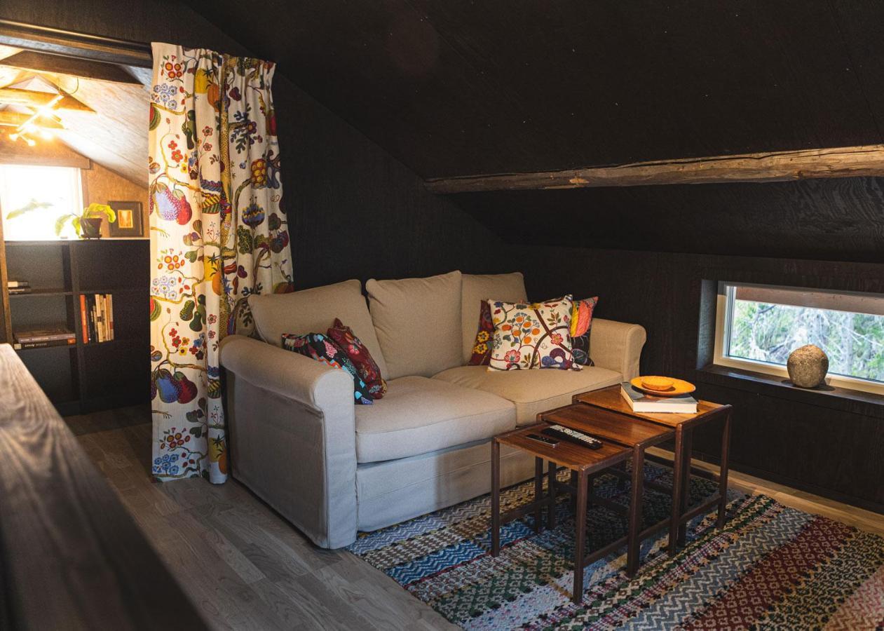 Lilla Dalbo "Adults Only, Djurfritt", Ulvoen Hoega Kusten Ulvöhamn Buitenkant foto